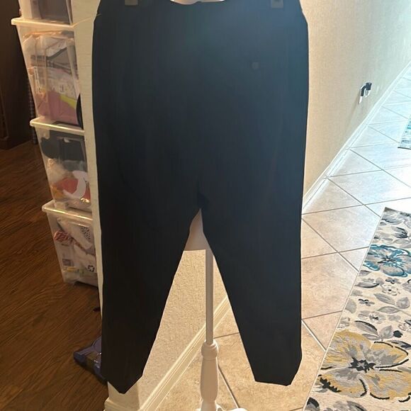 Vince Women's Size 12 Flat Front Dress Pants Solid Black Slacks Office Classic - Picture 7 of 9